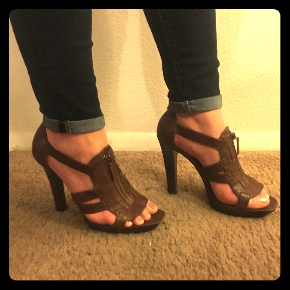 Brown scrappy heels.